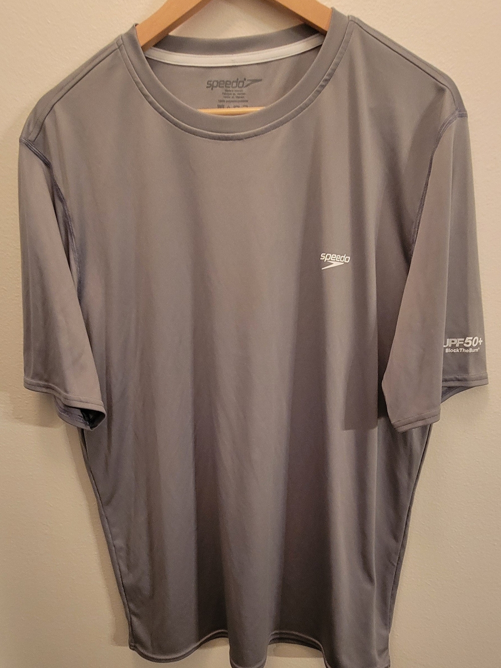 Speedo - Gray Short-Sleeve Sun Block T-Shirt - L